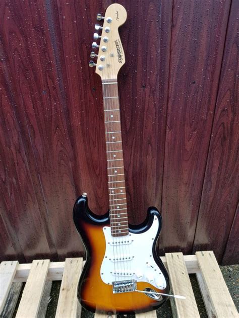 FENDER STARCASTER GUITAR ...EXCELLENT CONDITION | in Crawley, West Sussex | Gumtree