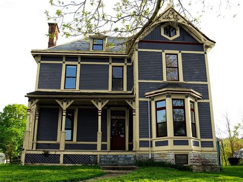 Exterior paint colors victorian houses | Hawk Haven