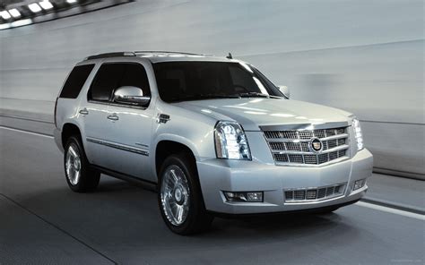 Cadillac Escalade Premium 2013 Widescreen Exotic Car Wallpapers #02 of 14 : Diesel Station