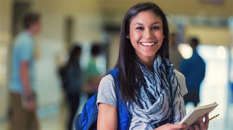 12 Helpful Scholarships for Hispanic Women