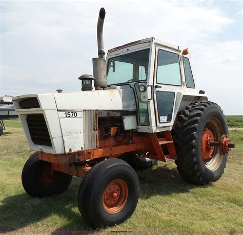 1976 Case 1570 tractor in Spearville, KS | Item K5301 sold | Purple Wave