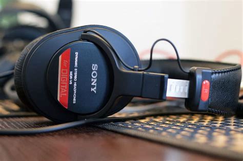 Sony MDR V6 Review | Could've had a V6!