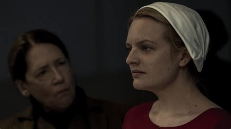 Ann Dowd follows her own path to success in 'The Handmaid's Tale' - Los ...