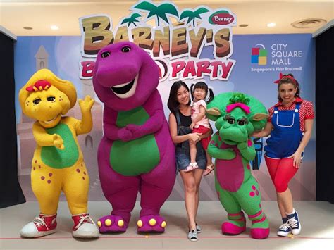 Ashlyn Thia: Barney's Beach Party 'Live' On Stage @ City Square Mall