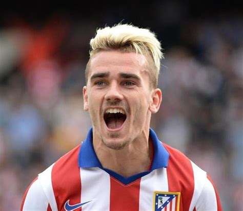 Short Antoine Griezmann Hairstyle : Antoine Griezmann at the 2014 Fifa World Cup in Curitiba ...