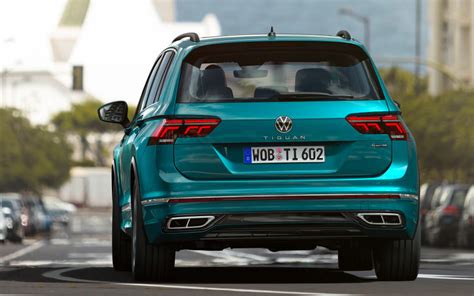 Comparison - Volkswagen Tiguan eHybrid 2021 - vs - Audi Q3 Sportback 40 ...