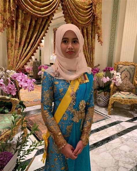 Brunei Sultan divorces Azrinaz after five years The Star - gambar perkahwinan mazhar hakim ...