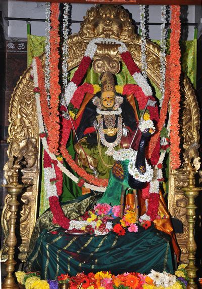 Chamundeshwari Temple, Mysore - Info, Timings, Photos, History