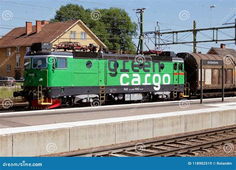 Green Cargo freight train editorial stock image. Image of green - 118902519