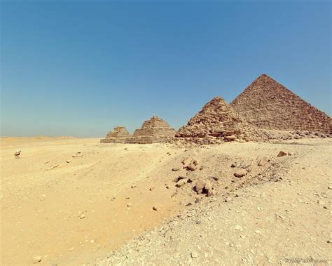 Egyptian pyramids in the desert wallpapers and images - wallpapers, pictures, photos