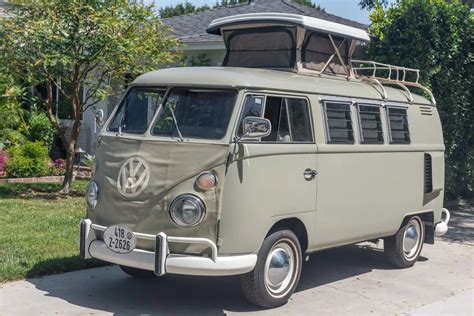 42-Year-Owned Volkswagen Type 2 Camper Is Still Going Strong, Carries an Emotional Story ...