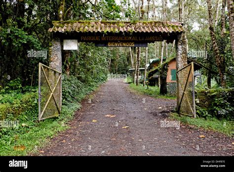 Entrance to La Amistad International Park, or in Spanish Parque ...