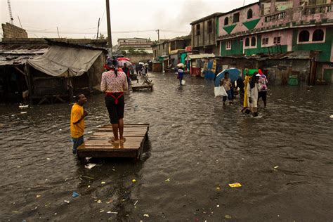 東アフリカの洪水で111人死亡、70万人避難＝セーブ・ザ・チルドレン | KWP News／九州と世界のニュース