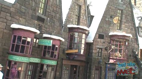 Walk through Hogsmeade Village at the Wizarding World of Harry Potter - YouTube