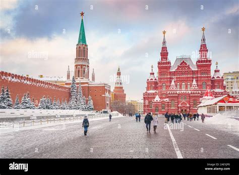 Red square in Moscow at winter Stock Photo - Alamy