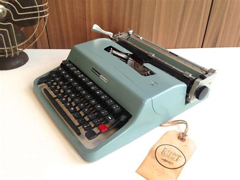 Underwood Lettera 32 Typewriter with New Ribbon – oldschooltypers