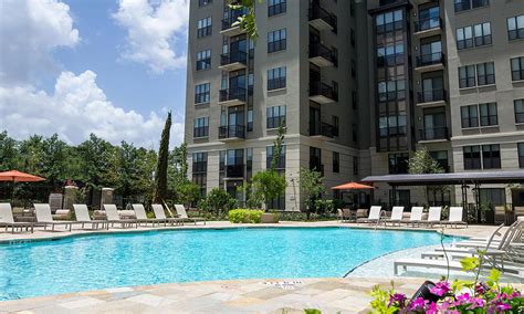 Montrose Apartments | The Susanne Apartments | Houston Tx