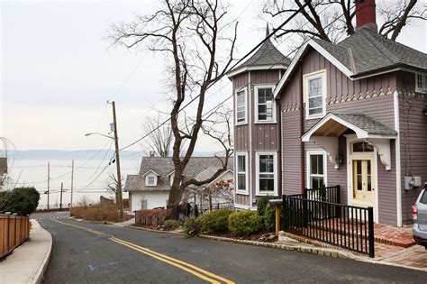 Living in Piermont, N.Y. - The New York Times