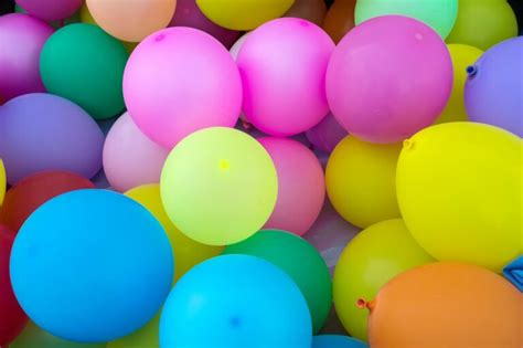 Are Balloons Recyclable? How Do You Properly Dispose of Them? | House Grail