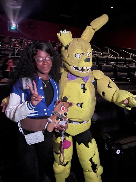 My Spring Bonnie cosplay at the FNAF movie premiere : r/fivenightsatfreddys