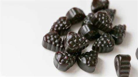 Elderberry Gummies: Benefits, Effectiveness, Side Effects & More