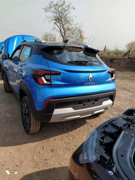 Three Renault Kiger Colors Spotted At A Dealership Yard - Launch Soon!