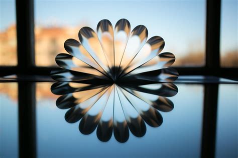 Weekly Monday Contest: 30 Cool Reflection Photos + New Theme | Abstract photography, Symmetry ...