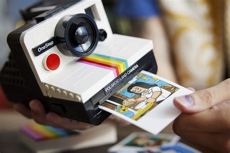 LEGO Ideas 21345 Polaroid OneStep SX-70 Camera officially revealed