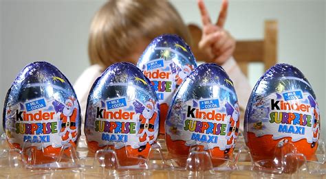 Five Kinder Surprise Giant Christmas Maxi Eggs - kinda broken | Kinder ...