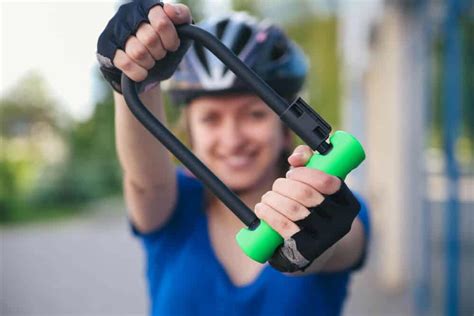 5+ Best Bicycle Locks In Australia (Reviews For 2022)