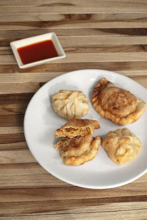 Momos Recipe - Fried Momos with Veg Cheese filling | Masala Herb