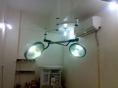 Operation Theatre Light, Feature : Long functional life - Sai Mediquip ...