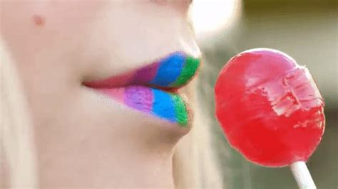 lipstick gif on Tumblr