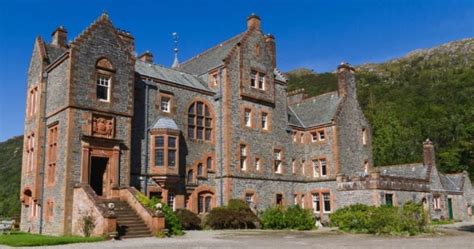 Cottages in the Scottish Highlands - Historic UK