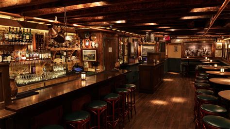 The Dead Rabbit Grocery and Grog, New York City, U.S. - Bar Review ...