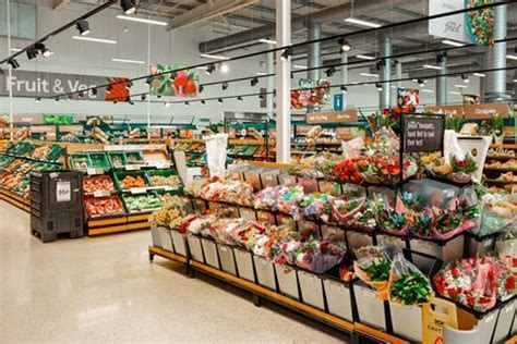 Tesco Gloucester offers best service thanks to full basket | Grocer 33 ...