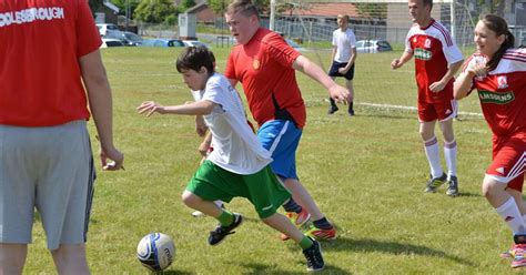 Kids show off their football skills at Middlesbrough school fun day - Gazette Live