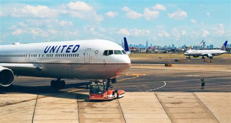 United Airlines Tries to Match Delta, AA with 5K+ Domestic Awards