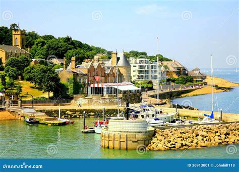 Cowes Castle, Isle of Wight. Editorial Photo - Image of start, leisure: 36913001