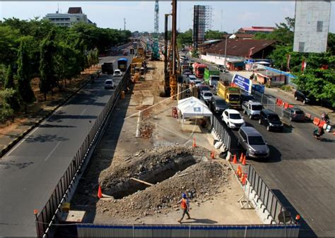 Pembangunan Jalan Tol Layang Makassar | ANTARA Foto