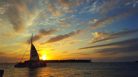 Sunset Mallory Square. Key West, Florida. : r/pics