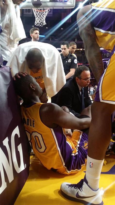 Julius Randle suffered a broken leg in his Laker debut | Kentucky Sports Radio