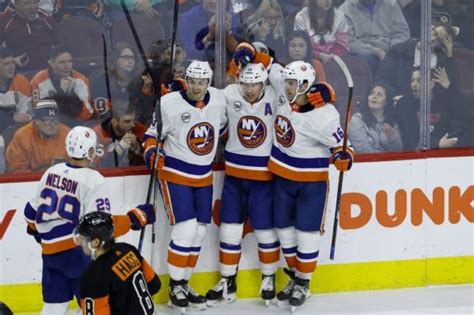 New York Islanders Down Philadelphia Flyers - Bailey Scores Twice