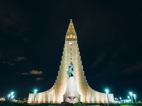 Hallgrímskirkja by Night