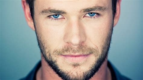 Chris Hemsworth Eyes