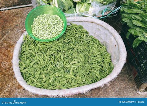 Edamame, Green Soybean in Food Market Stock Image - Image of show, edamame: 135590359