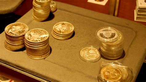 How to Buy and Sell Gold Coins for Profit (with Pictures)