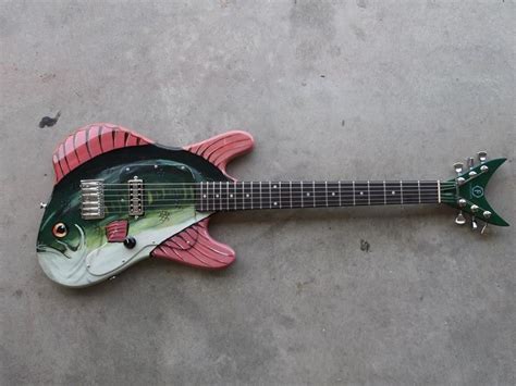 My friend made a bass guitar | Bass guitar, Guitar, Bass