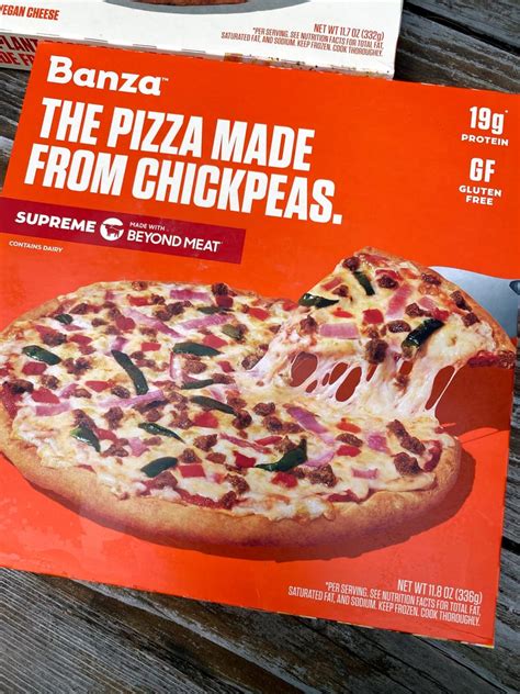 Banza Plant-Based Frozen Chickpea Crust Pizza Review | POPSUGAR Fitness