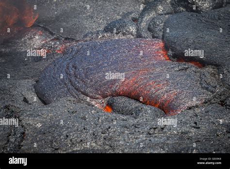 Lava flow in lava field, Hawaii volcanoes National Park Stock Photo - Alamy